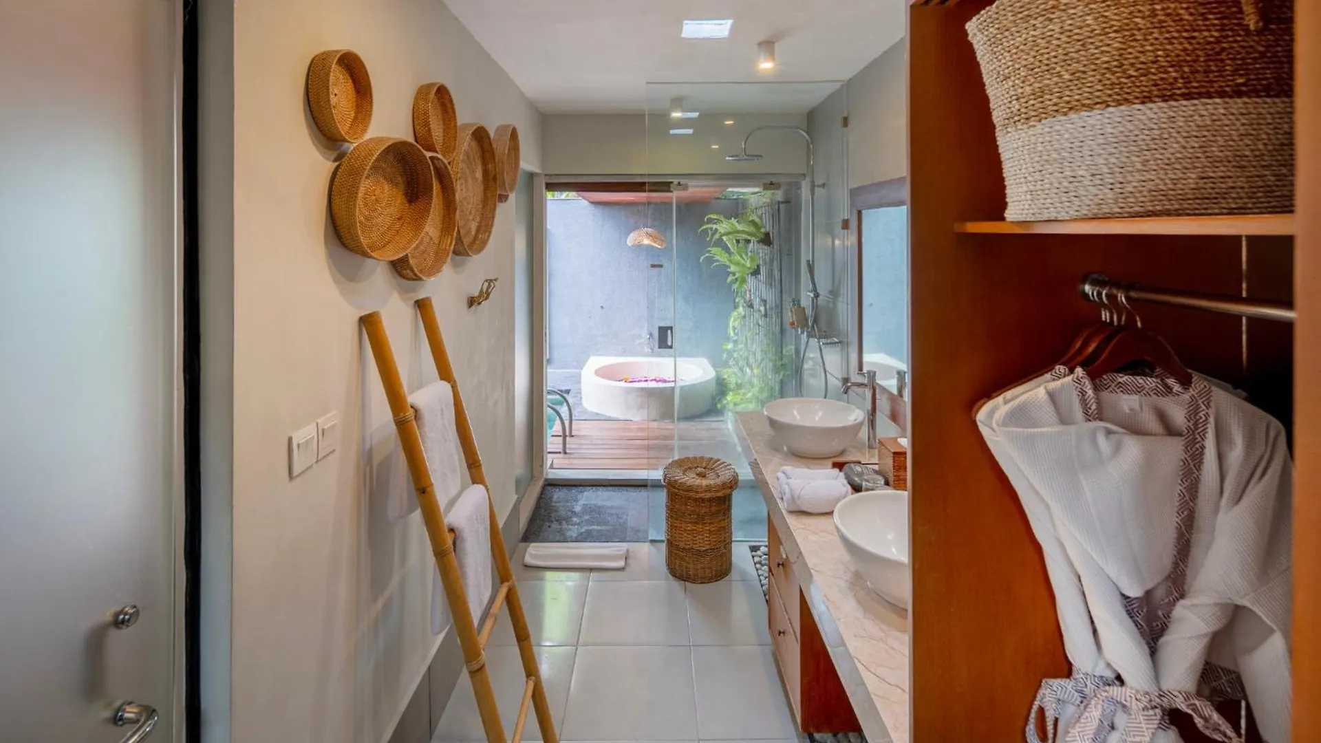 Seminyak Sanctuary Villa By Ini Vie Hospitality Legian